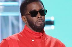 八卦(guà)消息(xī)：川普(pǔ)考虑为吹牛老爹减刑。