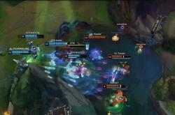 LOL总决賽(sài)精彩(cǎi)對(duì)决，游戏带你(nǐ)体验策略魅力