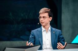 颠覆认知！LOL主播隊(duì)暴打联赛豪门，战隊(duì)老板激动落泪，外网炸(zhà)锅