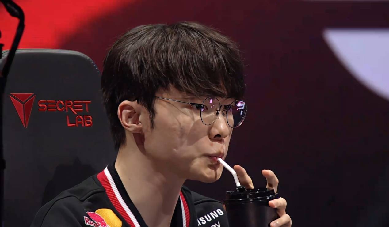 LOL外网热议，S15在中国举办，Faker受魔咒困扰，GEN拿到夺冠剧本