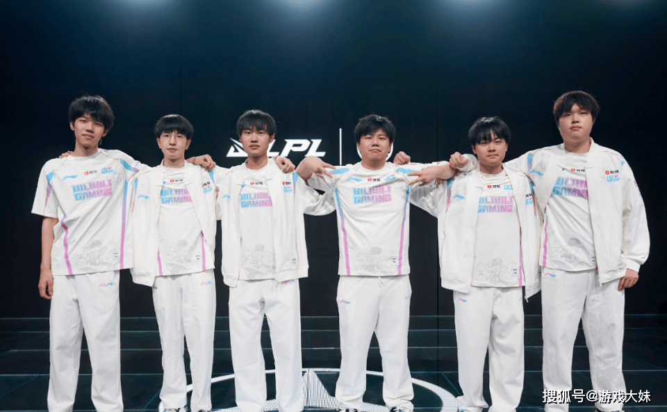 BLG彻底被打崩了，官方一个举动证明，下赛季战队将重组