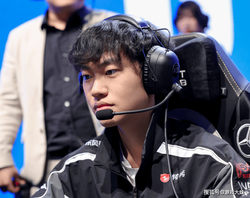 BLG靠偷塔战胜VKS，被国外网友嘲讽赢的太难看，两支战队都应该淘汰