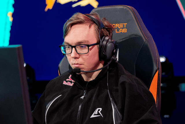 颠覆认知！LOL主播队暴打联赛豪门，战队老板激动落泪，外网炸锅